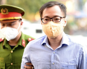 Ông Tề Trí Dũng khai biểu quyết bán cổ phần cho Nguyễn Kim theo chỉ đạo của ông Tất Thành Cang