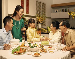 Kỷ niệm Tết nhà tôi: Gắn báo động phòng trộm, 'bắt' được người nhà