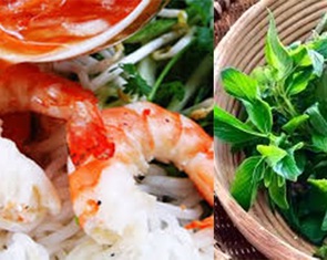 Tết về con nhớ mẹ, chờ mâm cơm mẹ làm 'nhanh lắm mà ngon lắm'
