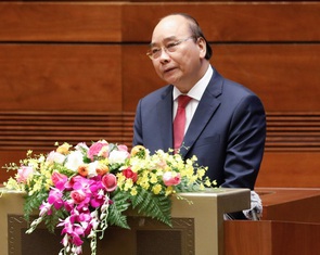 Thủ tướng: ‘Năm năm biết bấy nhiêu ngày - Mười lần chất vấn càng ngày càng xuân’