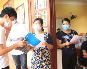 Bộ GD-ĐT công bố đề tham khảo môn Giáo dục công dân và 7 môn ngoại ngữ