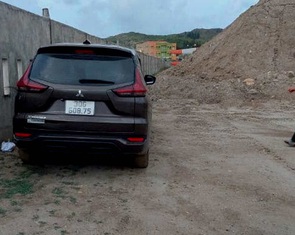 Tại chốt kiểm dịch, 2 thanh niên Việt Nam chạy trốn 'bỏ lại' 4 người Trung Quốc