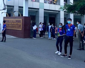 1 sinh viên F1, cả Trường ĐH Công nghiệp TP.HCM chuyển sang học online
