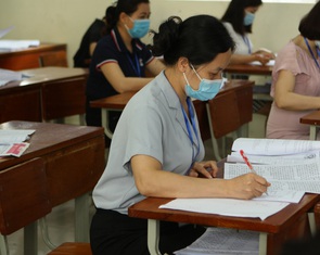 Điểm thi tốt nghiệp THPT và điểm học bạ chênh nhiều hơn ở môn tiếng Anh và lịch sử