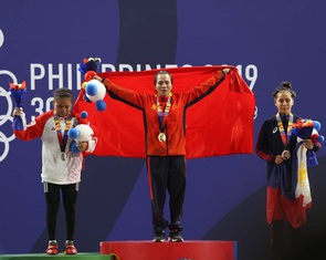 Vương Thị Huyền mất suất dự Olympic Tokyo vì bê bối doping của cử tạ Việt Nam