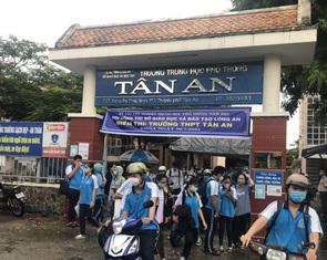 Long An và Đồng Tháp không tổ chức thi tốt nghiệp đợt 2