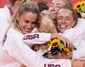 Tung cú 'nước rút thần tốc', Mỹ vượt mặt Trung Quốc giành ngôi nhất toàn đoàn ở Olympic 2020