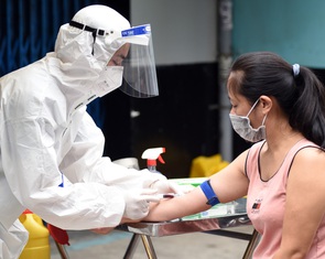 HỎI - ĐÁP về dịch COVID-19: Tại sao CDC và FDA Mỹ khuyến cáo xét nghiệm kháng thể là vô nghĩa?