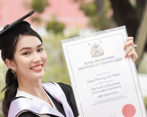 Á hậu Phương Anh học thế nào để thành thủ khoa đại học?