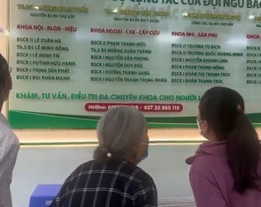 Tranh luận: Bác sĩ trốn việc ở bệnh viện công ra phòng khám tư khám bệnh, có nên thông cảm?