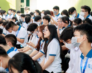 Tuyển sinh kéo dài, nhiều trường đại học xáo trộn kế hoạch đào tạo