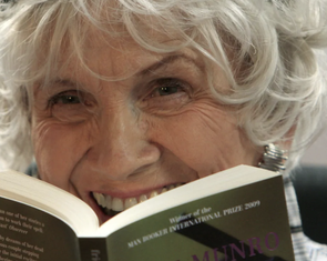 Có giải Nobel văn học, dễ bán sách hơn