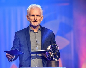 Nobel Hòa bình 2022 được trao cho một cá nhân và hai tổ chức