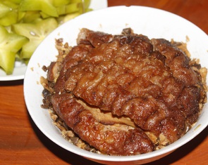 Tết về núi ăn khâu nhục