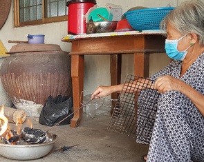 Lòng tôi có món thịt kho tàu bà Ba