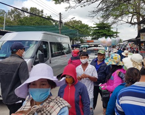 Cúng rằm tháng giêng ở vùng Bảy Núi và Núi Sam: 'Những ngày rằm khác có thể không đi cũng được'