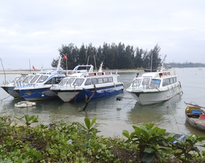 Vụ chìm ca nô du lịch ở Cửa Đại: Loại tàu đóng kín, gặp nạn khó thoát