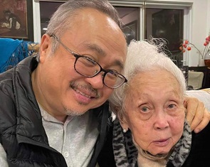 NSND Đặng Thái Sơn xúc động trong lần đầu về ăn Tết Việt sau 45 năm xa Tổ quốc