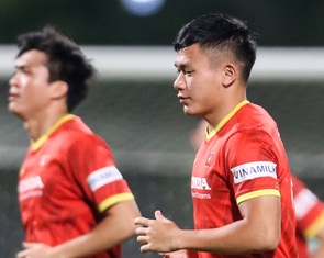 Văn Xuân và Tiến Linh chấn thương, tuyển Việt Nam sang Nhật với 19 cầu thủ