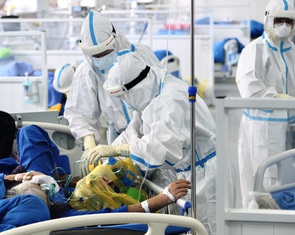 35% ca bệnh COVID-19 nặng và tử vong chưa tiêm hoặc tiêm chưa đủ vắc xin