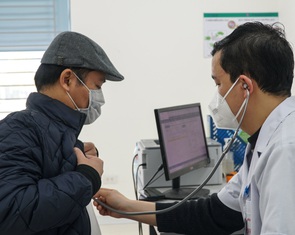 Nữ giới gặp vấn đề hậu COVID-19 gấp đôi nam giới
