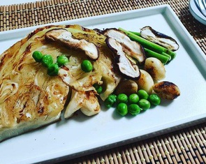 Nhẹ nhõm ngày mới với 'beefsteak' bắp cải - món steak cho người ăn chay