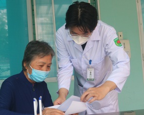 TP.HCM rà soát F0 đang cách ly tại nhà, sắp xếp lại trạm y tế lưu động