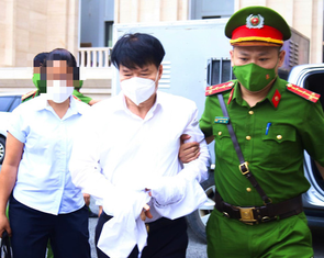 Sáng nay 12-5, cựu thứ trưởng Bộ Y tế Trương Quốc Cường hầu tòa