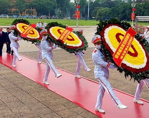 Lãnh đạo Đảng, Nhà nước vào lăng viếng Chủ tịch Hồ Chí Minh