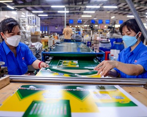 Chính thức tăng lương tối thiểu thêm 6% từ 1-7