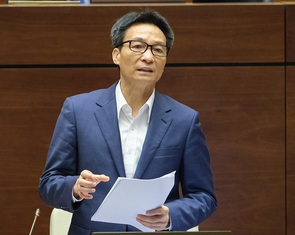 Phó thủ tướng Vũ Đức Đam: 'Chắc chắn phải quản lý giá dịch vụ y tế dù công hay tư'