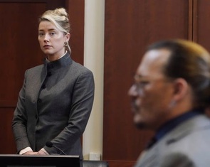 Amber Heard lại thua kiện