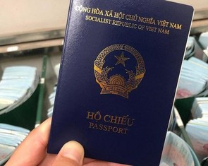 Đại sứ quán Việt Nam ở Czech sẽ ghi bị chú nơi sinh cho người có hộ chiếu mẫu mới