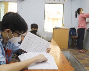 'Tôi cũng là giáo viên, đọc bài báo mà nước mắt cứ tuôn rơi...'