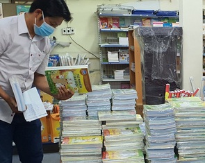Nhà xuất bản Giáo Dục ‘lạm dụng độc quyền sách giáo khoa’, giá sách cao bất hợp lý
