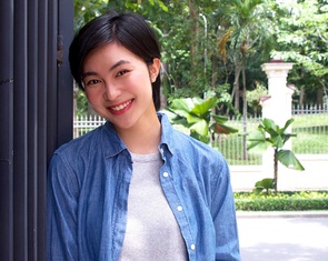 Nét đẹp Helly Tống: Hạnh phúc cũng có màu xanh