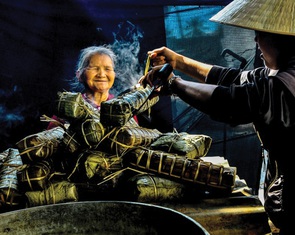 Bánh Tết xứ Quảng: bánh tét, bánh nổ, bánh tổ, bánh in...