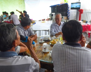 Dẹp karaoke 'tra tấn': Xã, phường bó tay?