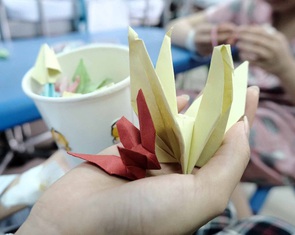 Ngàn hạc giấy đổi điều ước bình an