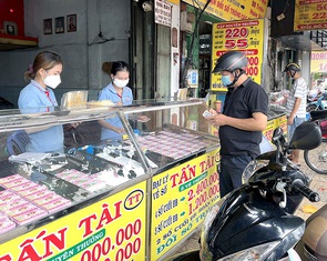 Hậu trúng số - những chuyện kỳ lạ khó tin có thật - Kỳ 1: Mua theo biển số xe, trúng độc đắc khủng