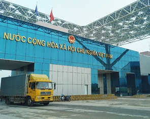 Móng Cái bỏ xét nghiệm COVID-19 người qua cửa khẩu sang Trung Quốc từ 8-1