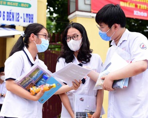 Diễn đàn 'Để không còn khổ vì học': Luyện quá hóa 'người máy'