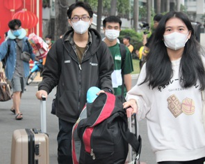 Những chuyến xe Tết sinh viên đầu tiên tạm chia tay TP.HCM