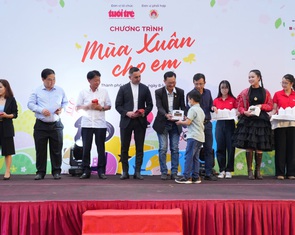 Mùa xuân cho em: Nụ sen đá cho mùa xuân mới