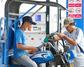 Lại đối diện chiết khấu 0 đồng, nhiều ẩn số xăng dầu cuối năm