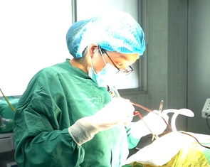 Người trẻ truyền năng lượng tích cực 2023: 'Bông hồng thép' của ngành phẫu thuật thần kinh