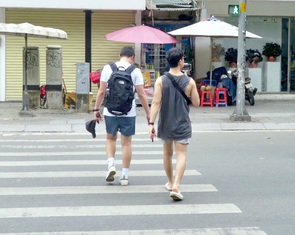 Phụ huynh cần nhớ: Mọi lời rao điều trị thành công cho trẻ đồng tính đều là giả mạo