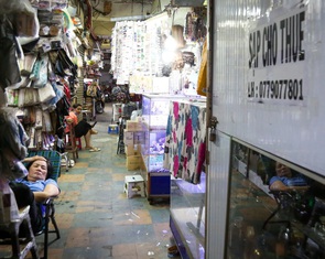 Chợ truyền thống ế khách: Thay đổi bằng cách nào?