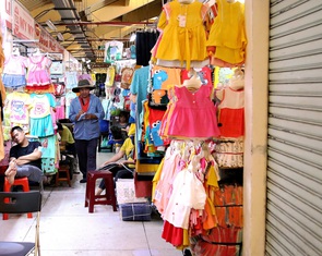 Chợ truyền thống vắng khách: Thay vì ngồi gà gật, chỉ còn cách đổi thay