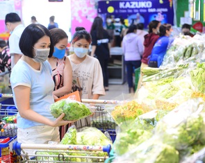 Bình ổn giá, cắt giảm lợi nhuận để giữ sức mua cuối năm